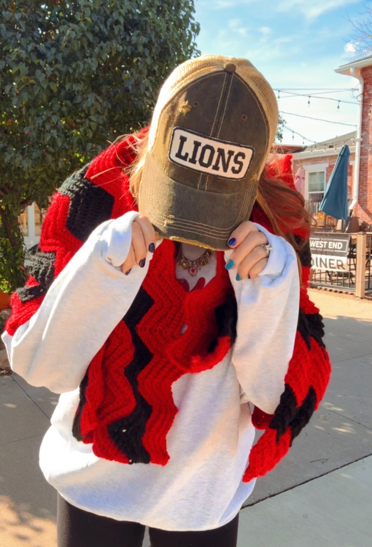 Linn Mar Tailgate Shawl